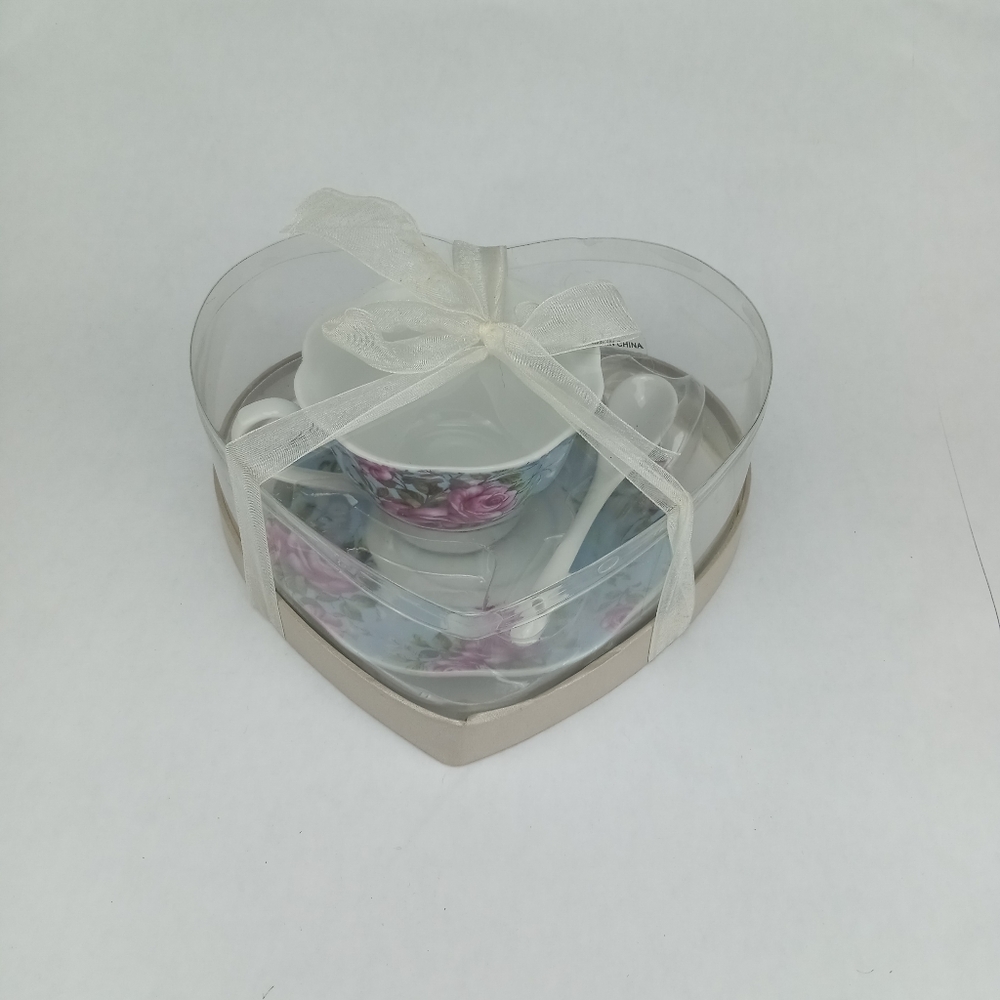 NWT Cute Tea Cup Set